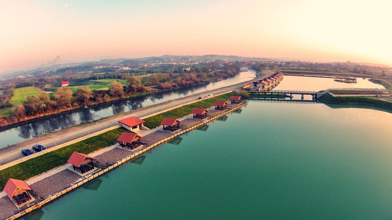 Jezero Jelen Hotel Tesanj Exterior photo