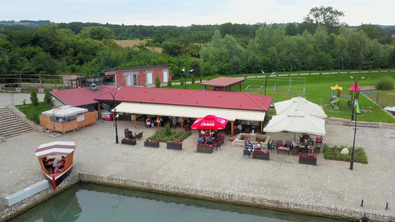 Jezero Jelen Hotel Tesanj Exterior photo