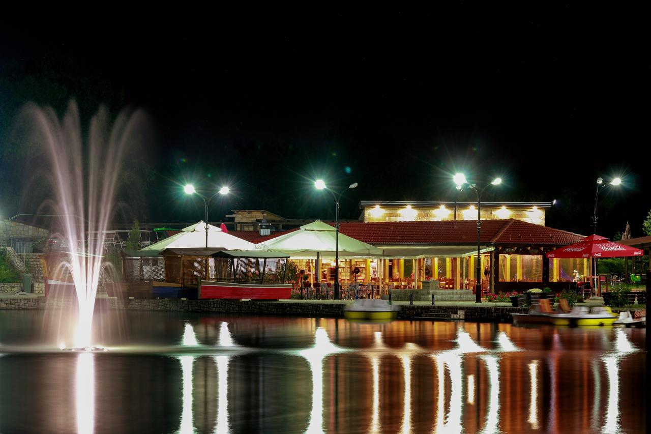 Jezero Jelen Hotel Tesanj Exterior photo